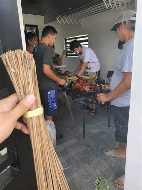 sabi mo isosoli mo lang yung walis|Google Translate.